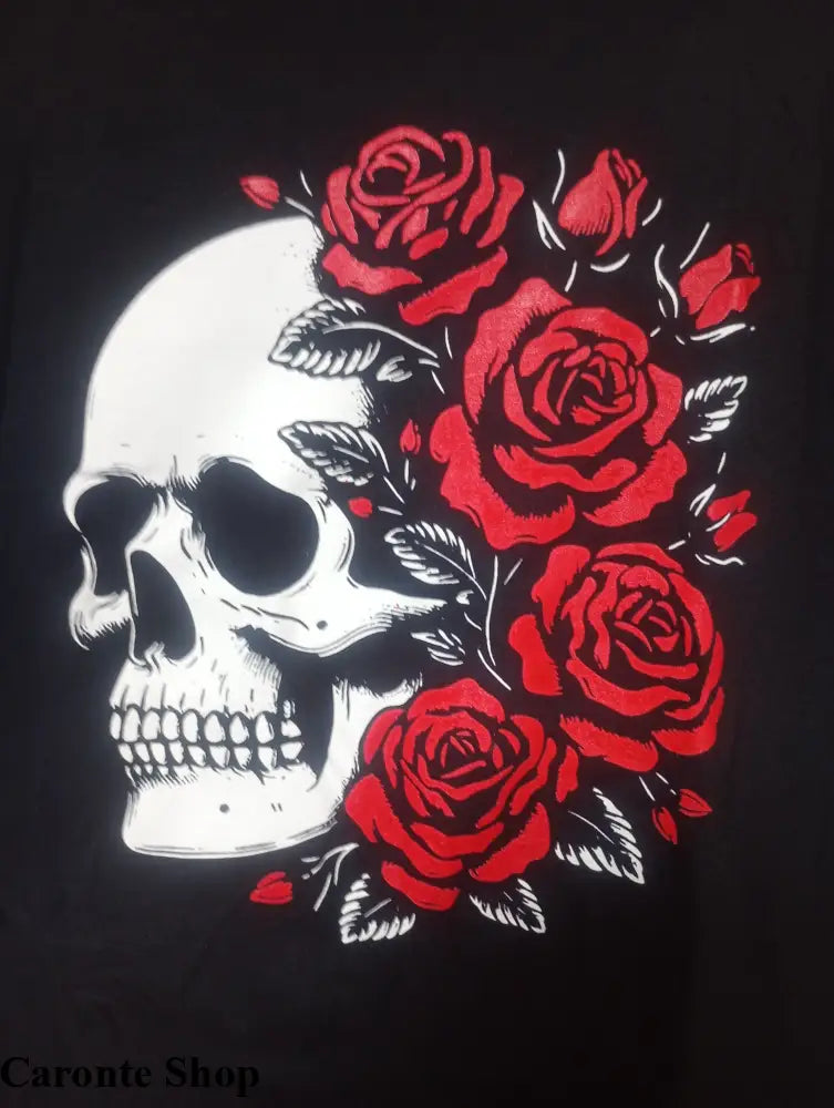 Camisa Negra Estampada Cráneo con Rosas