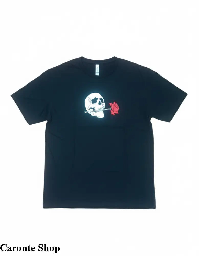 Camisa Negra Estampada Cráneo con Rosas